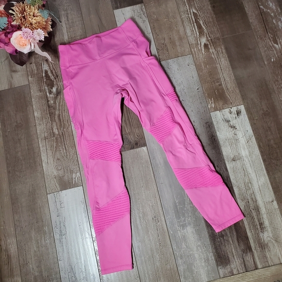 Fabletics Motion365 High-Waisted Moto 7/8 Pink Leggings Women's Size Medium EUC - Picture 15 of 16